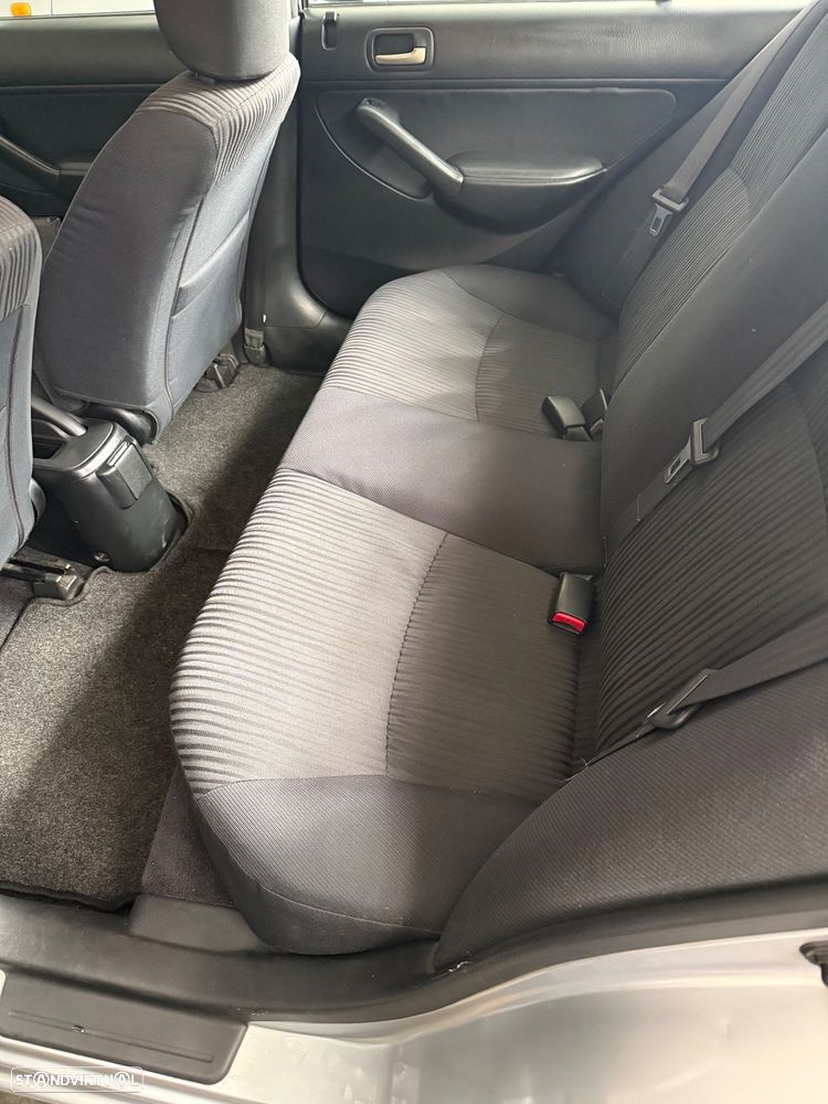 Honda Civic 1.6 ES - 11