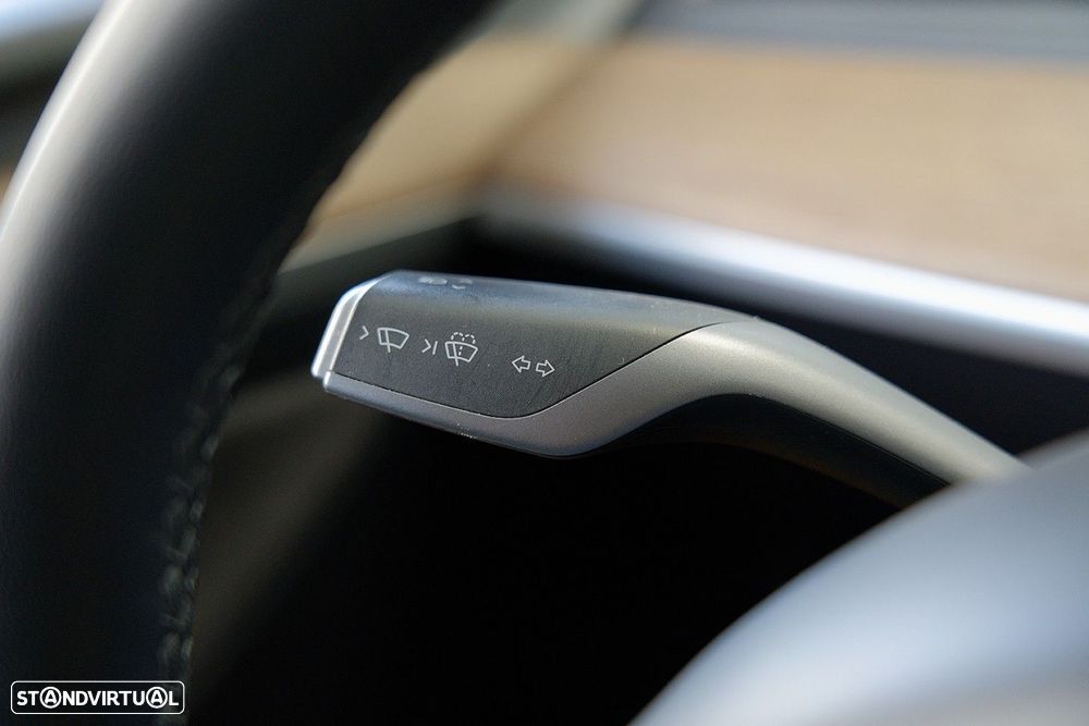 Tesla Model Y Performance Tração Integral - 21