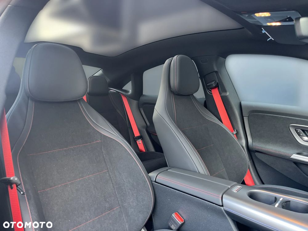 Mercedes-Benz CLA - 13