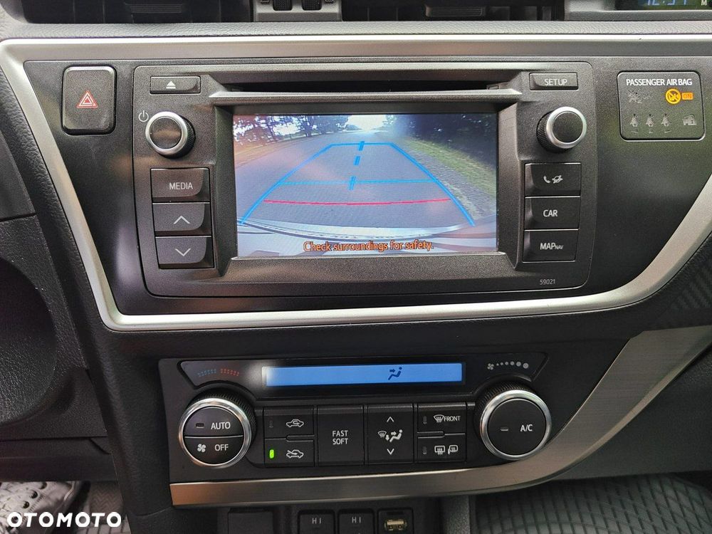 Toyota Auris - 13