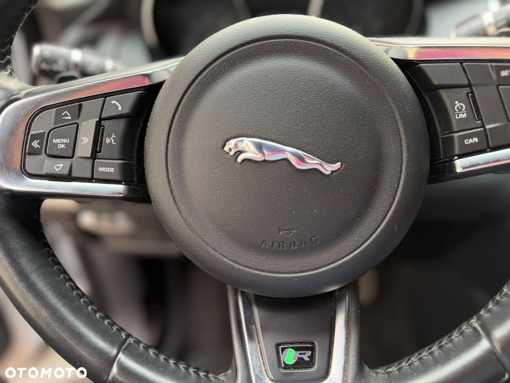 Jaguar E-Pace 2.0 i4P AWD R-Dynamic S - 8