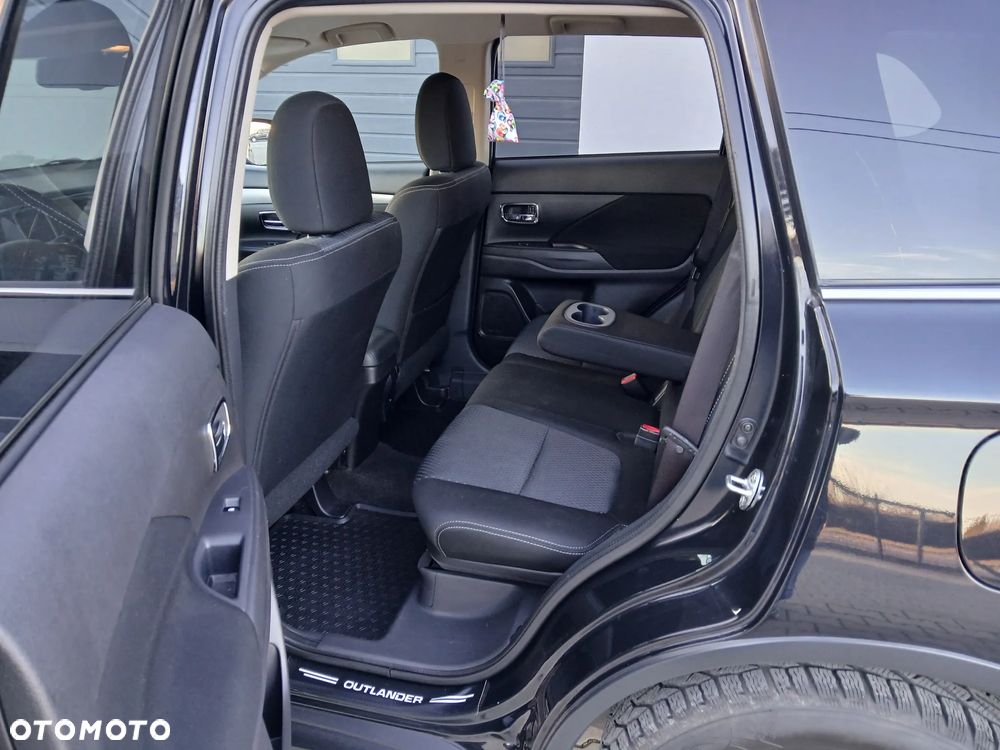 Mitsubishi Outlander 2.0 Intense 2WD - 36