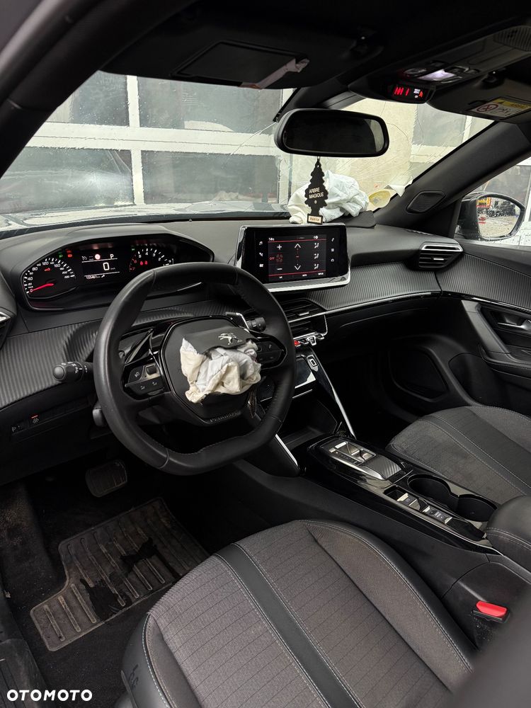 Peugeot 2008 - 7
