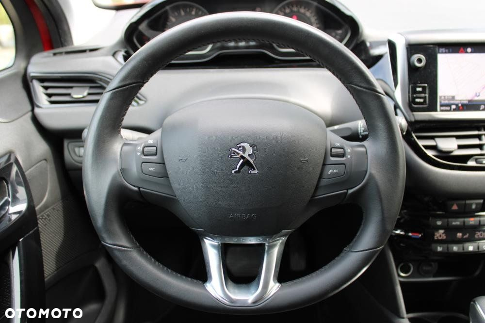 Peugeot 208 - 18