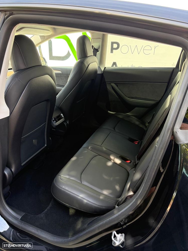 Tesla Model Y Long Range Dual Motor AWD - 9