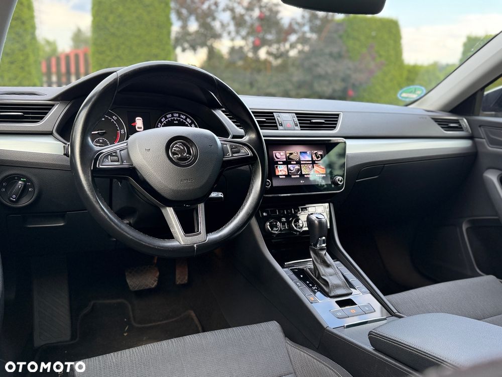 Skoda Superb 2.0 TDI DSG Ambition - 6