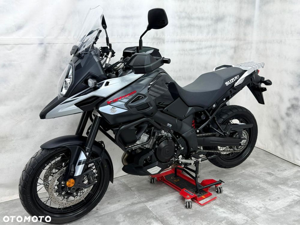 Suzuki V-STROM - 2