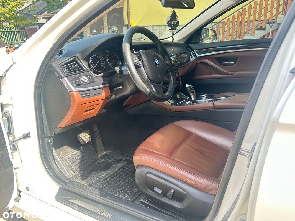 BMW Seria 5 520d xDrive - 5