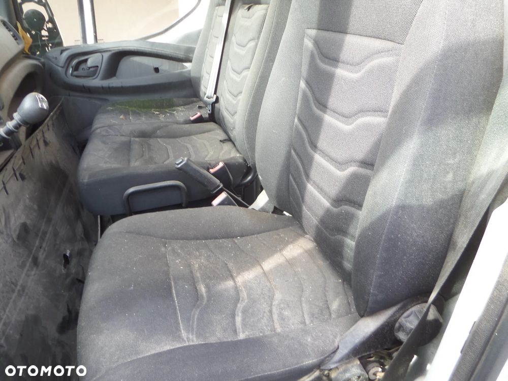 11691 Fotel plastiki osłony boczki Iveco Daily 14- - 1
