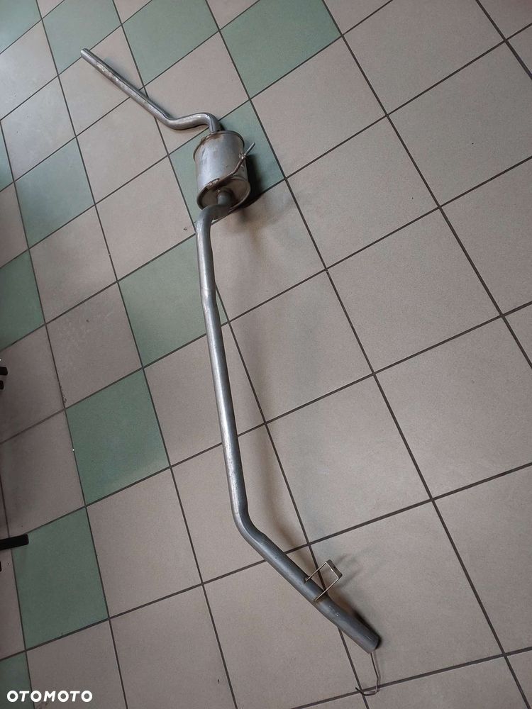 TŁUMIK środkowy  NISSAN SUNNY DX 1.3 1982-1990 Kombi  20050-27a00