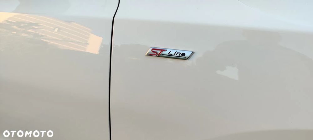 Ford Focus 1.0 EcoBoost Hybrid ST-LINE X - 16
