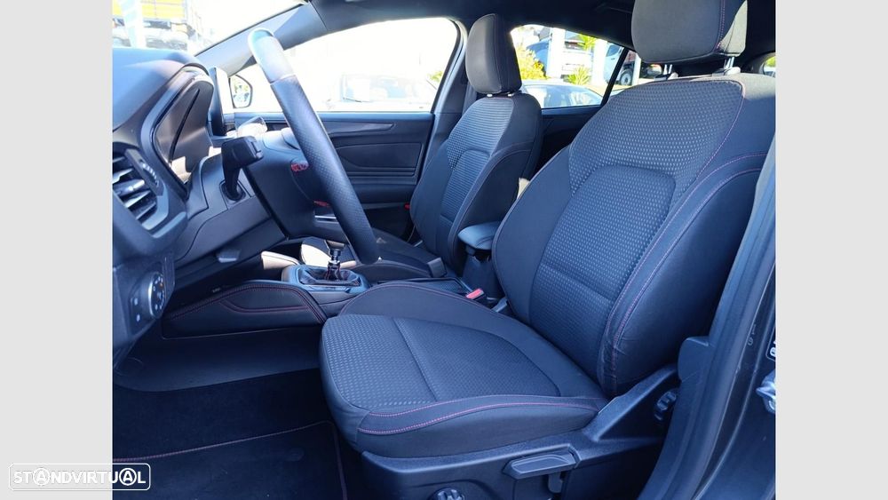 Ford Focus 1.0 EcoBoost ST-Line - 25