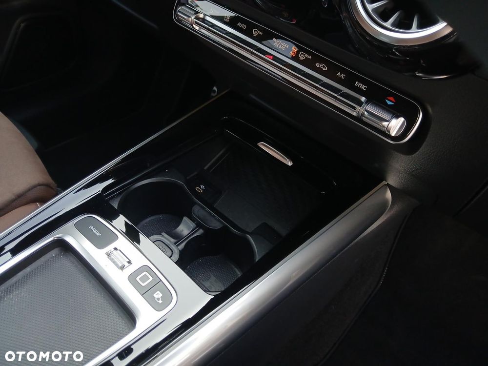 Mercedes-Benz GLA 220 4Matic 8G-DCT AMG Line Advanced Plus - 17