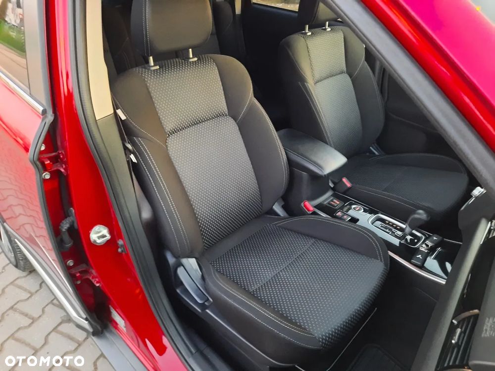 Mitsubishi Outlander 2.0 Intense Comfort 4WD CVT - 23