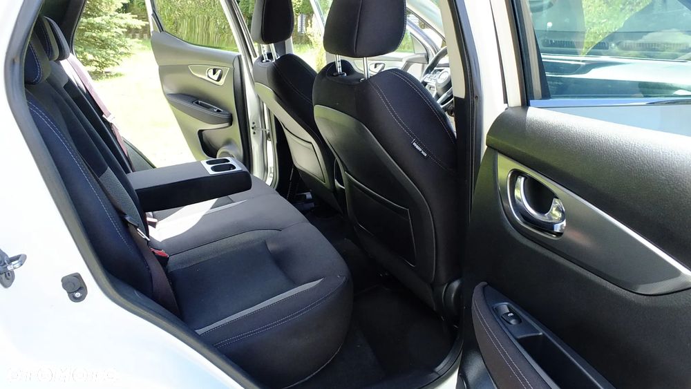 Nissan Qashqai 1.2 DIG-T N-Connecta EU6 - 16