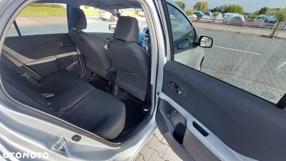 Toyota Yaris - 8