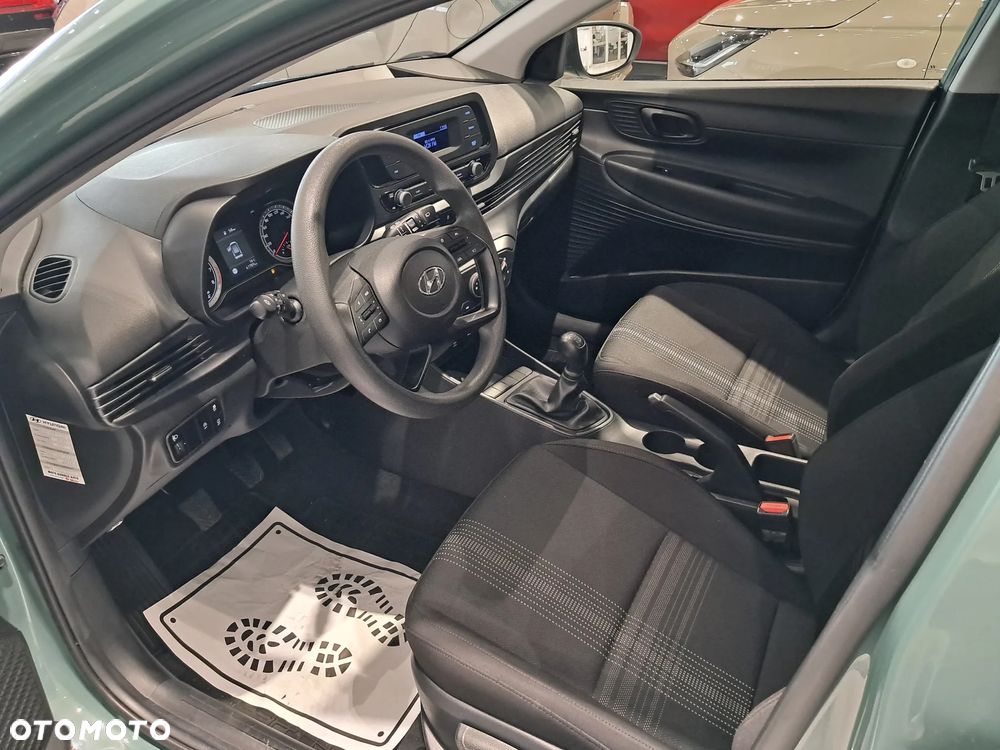 Hyundai i20 1.2 Pure - 11