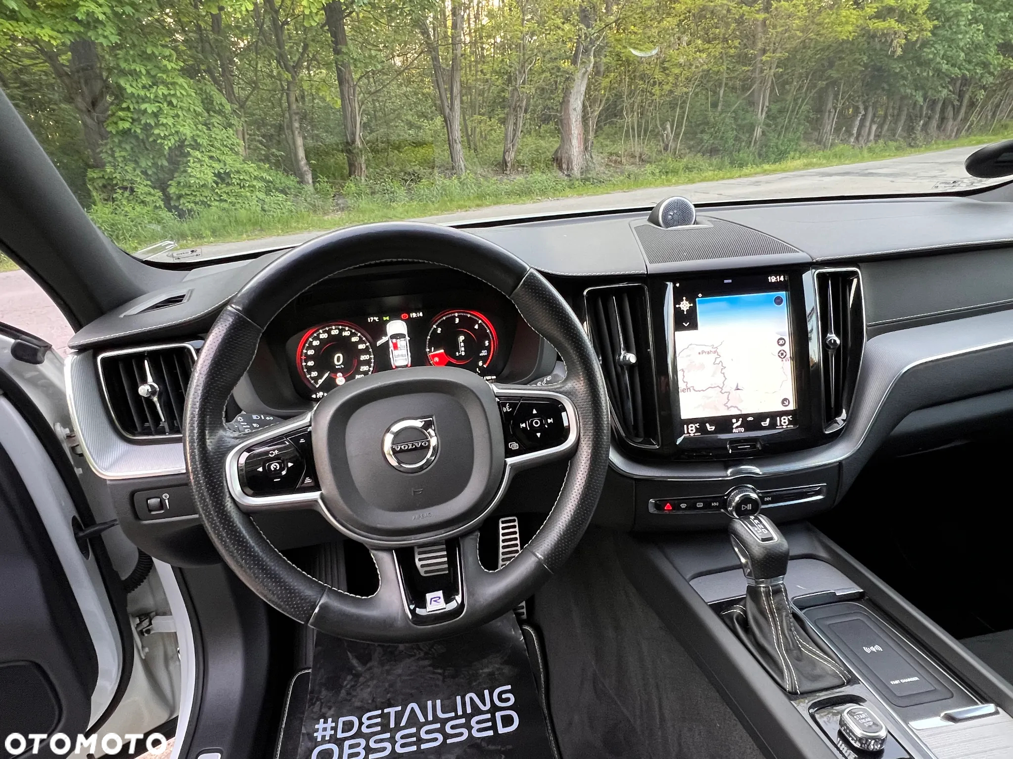 Volvo XC 60 D5 AWD R-Design - 31