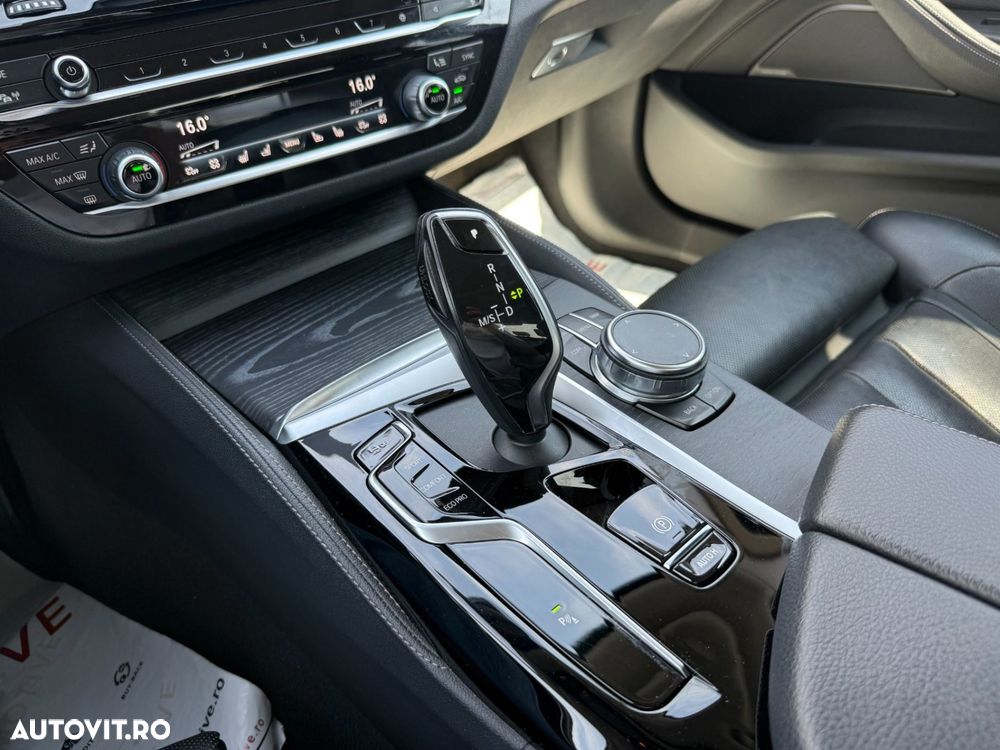 BMW Seria 5 530d xDrive AT MHEV - 24