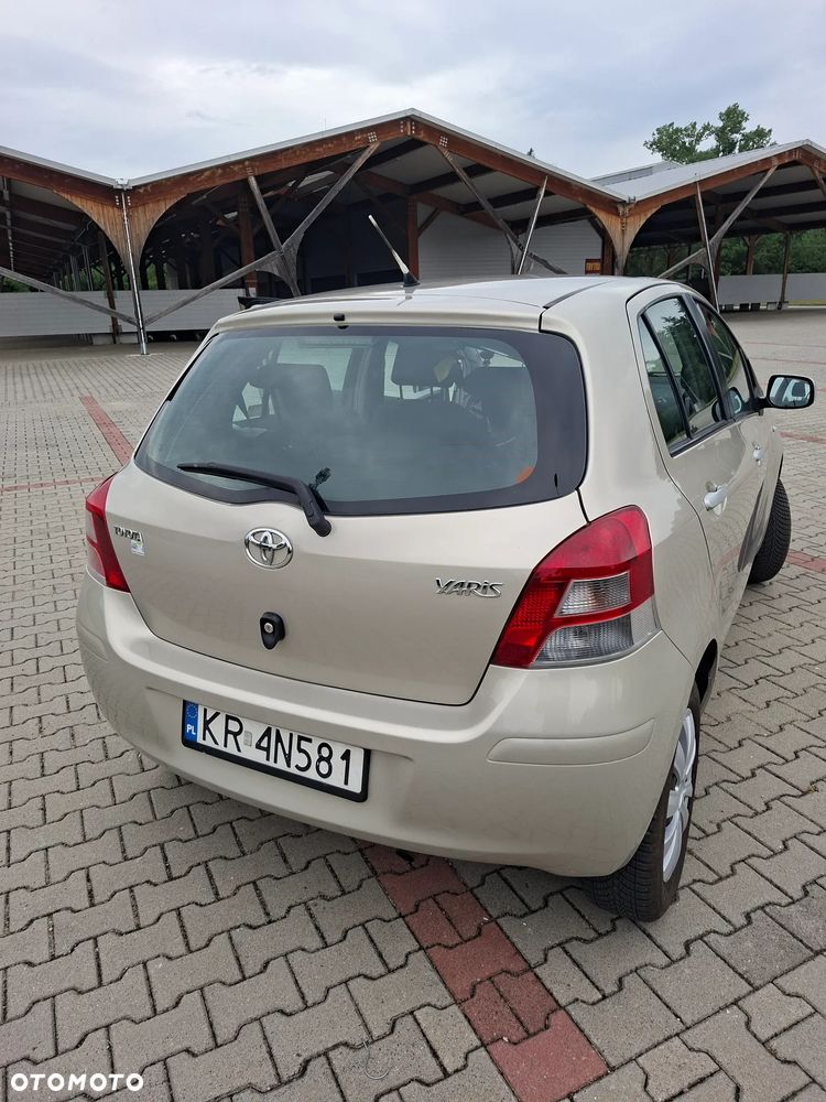 Toyota Yaris 1.33 Active - 4