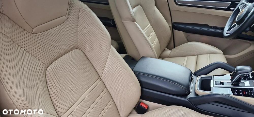 Porsche Cayenne E-Hybrid Platinum Edition - 12