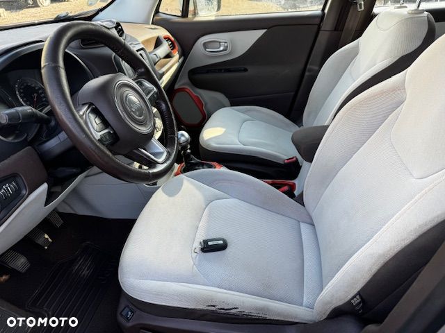 Jeep Renegade - 26