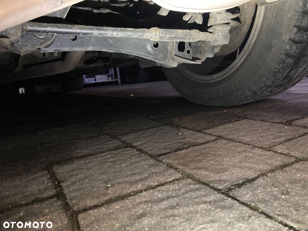 Toyota Avensis 1.8 VVT-i Sol - 21