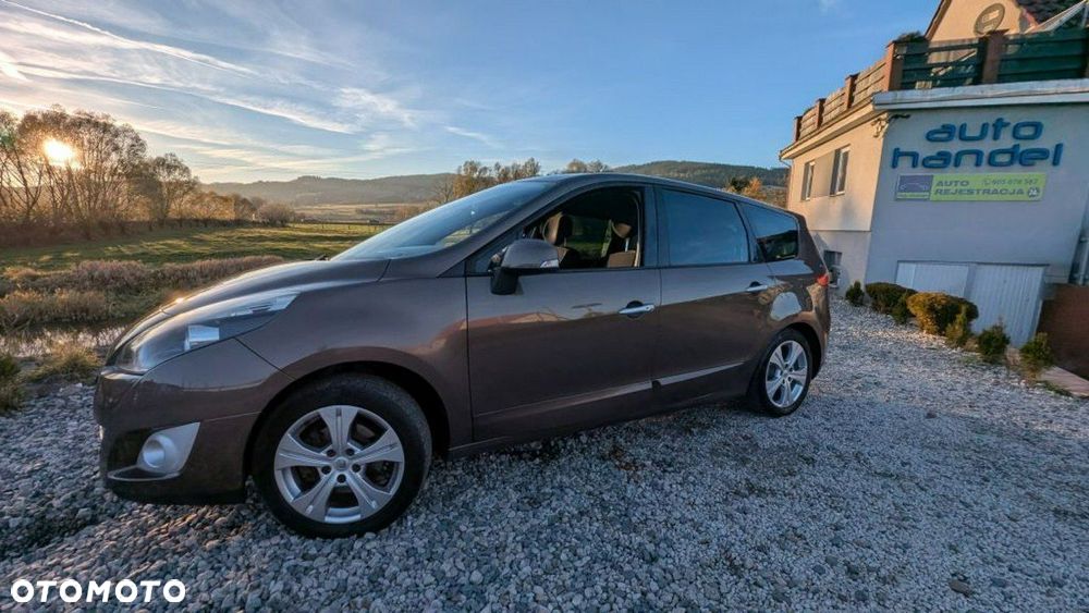 Renault Grand Scenic - 13