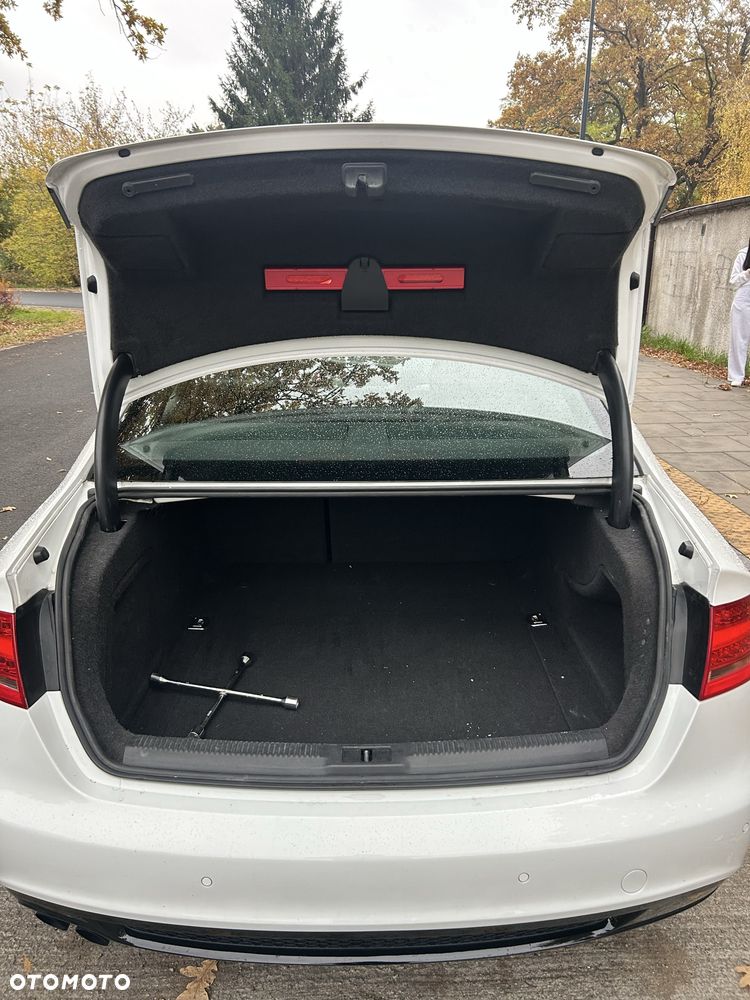 Audi A4 Limousine - 4