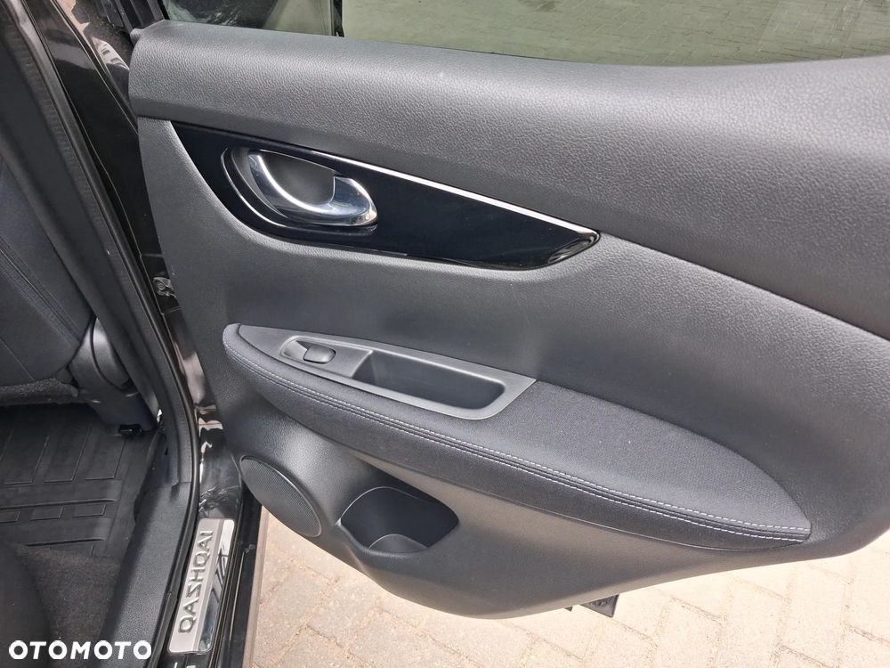 Nissan Qashqai 1.2 DIG-T N-Connecta - 18