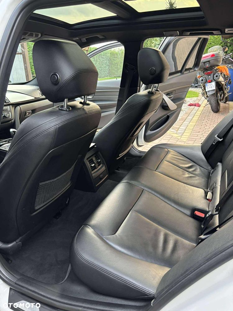 BMW Seria 3 325d M Sport - 23
