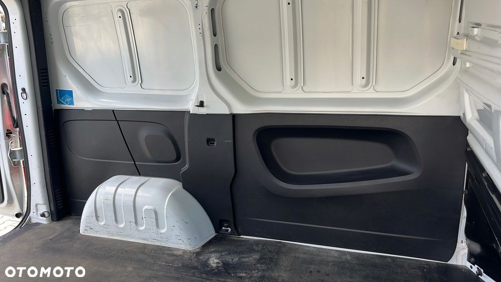 Renault Trafic - 12