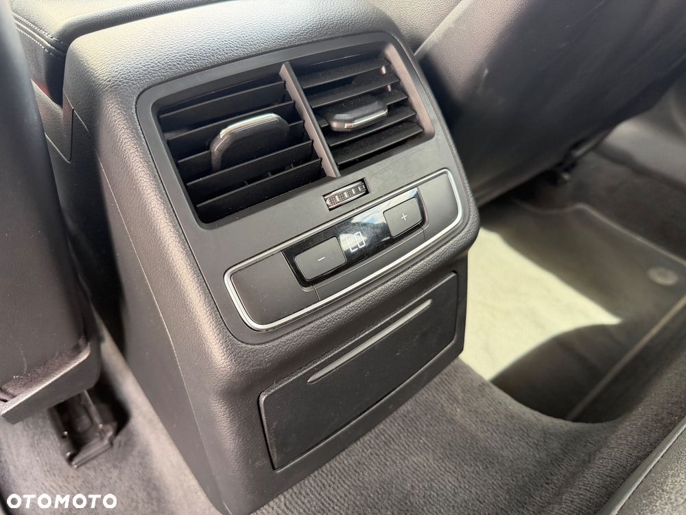 Audi A4 Avant 2.0 TDI ultra S tronic sport - 24