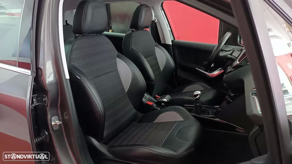 Peugeot 2008 1.2 PureTech Allure - 47