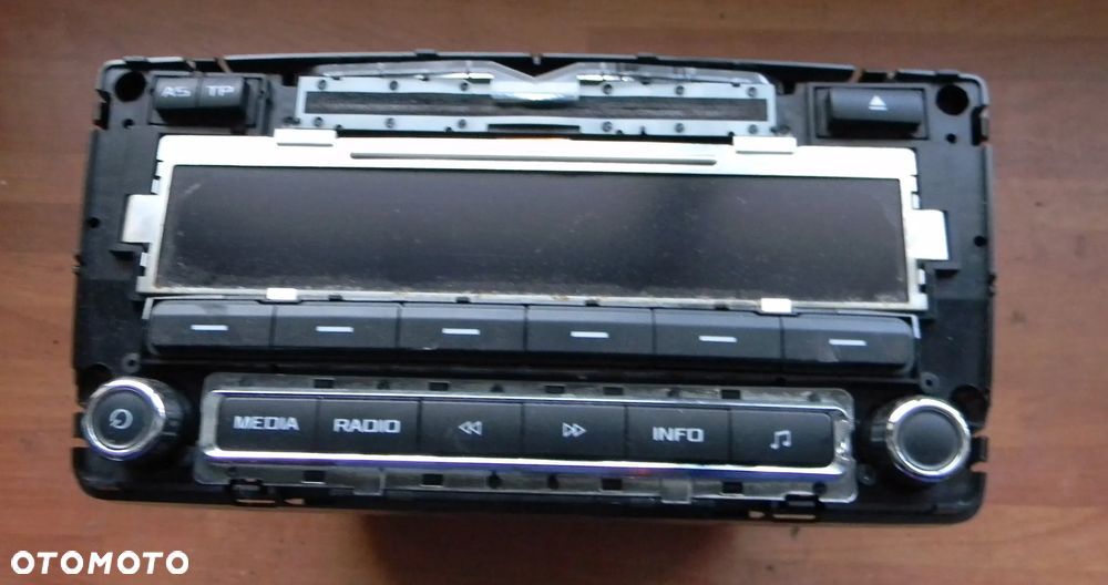 radio oryginalne SKODA OCTAVIA II LIFT - 1