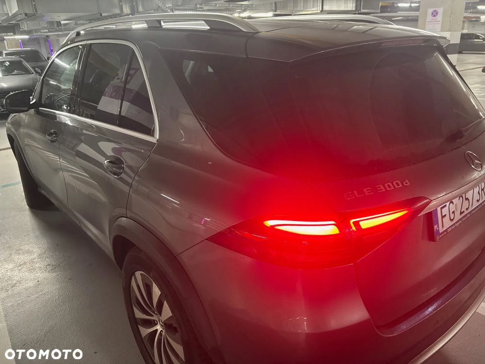 Mercedes-Benz GLE 300 d 4-Matic - 23