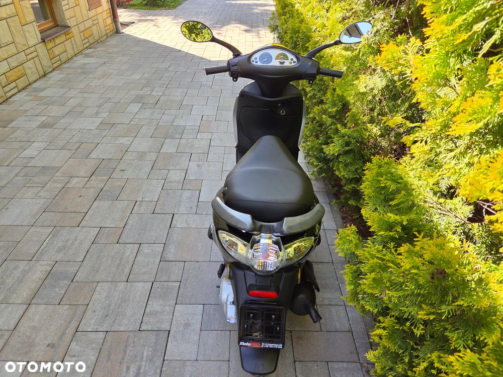 Piaggio FLY - 9