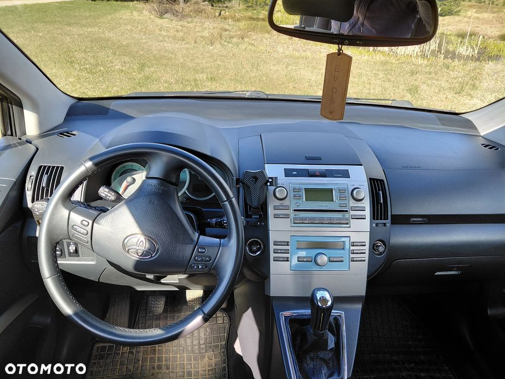 Toyota Corolla Verso 2.0 D-4D Sol 7os - 8