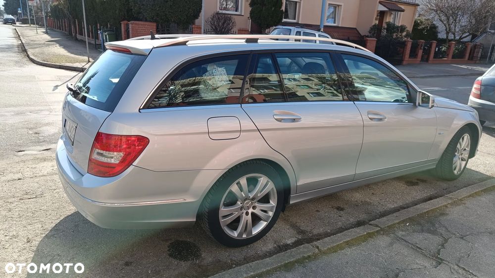 Mercedes-Benz Klasa C 180 CGI BlueEFFICIENCY Avantgarde - 11