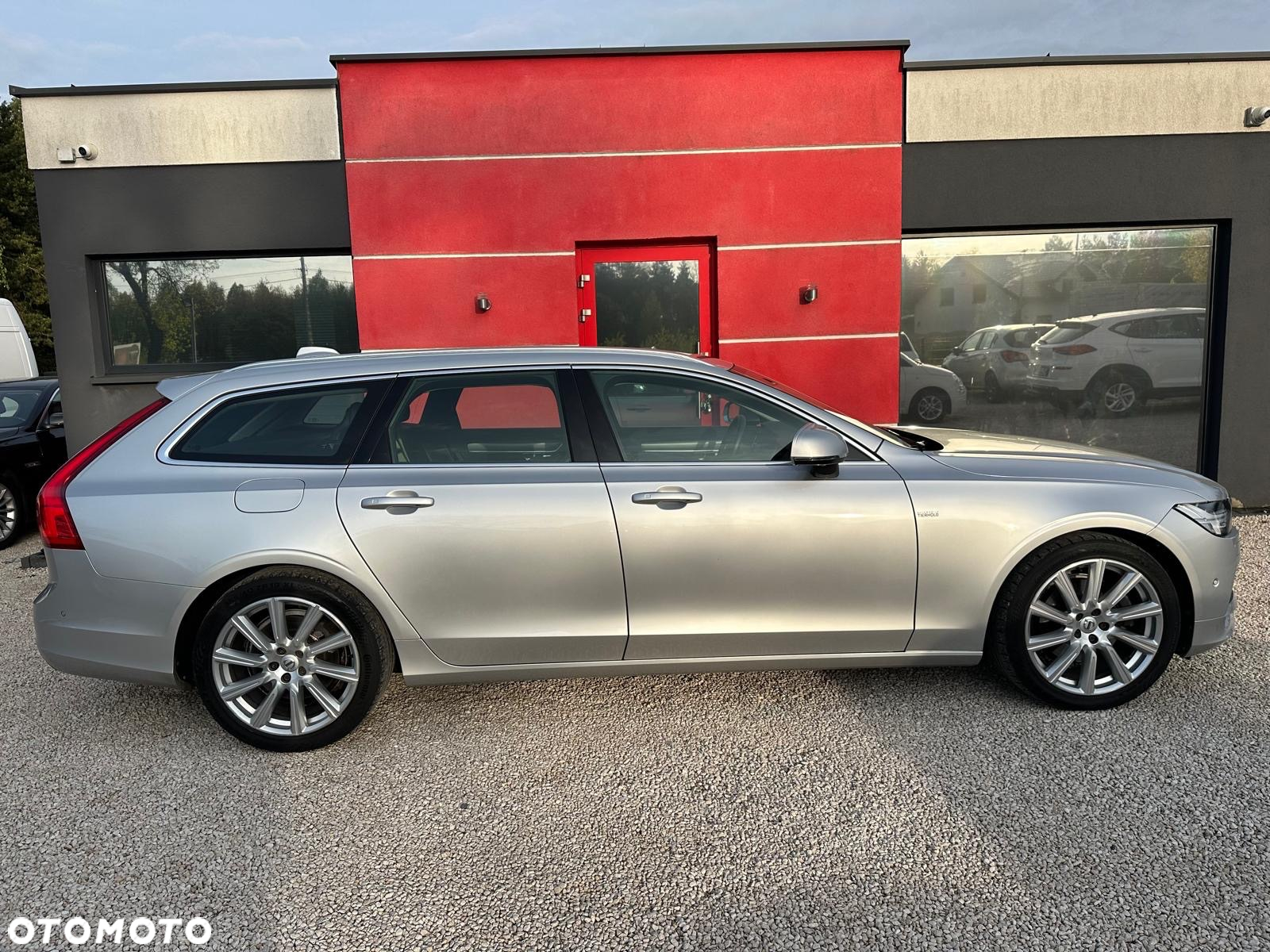 Volvo V90 D4 Momentum - 13