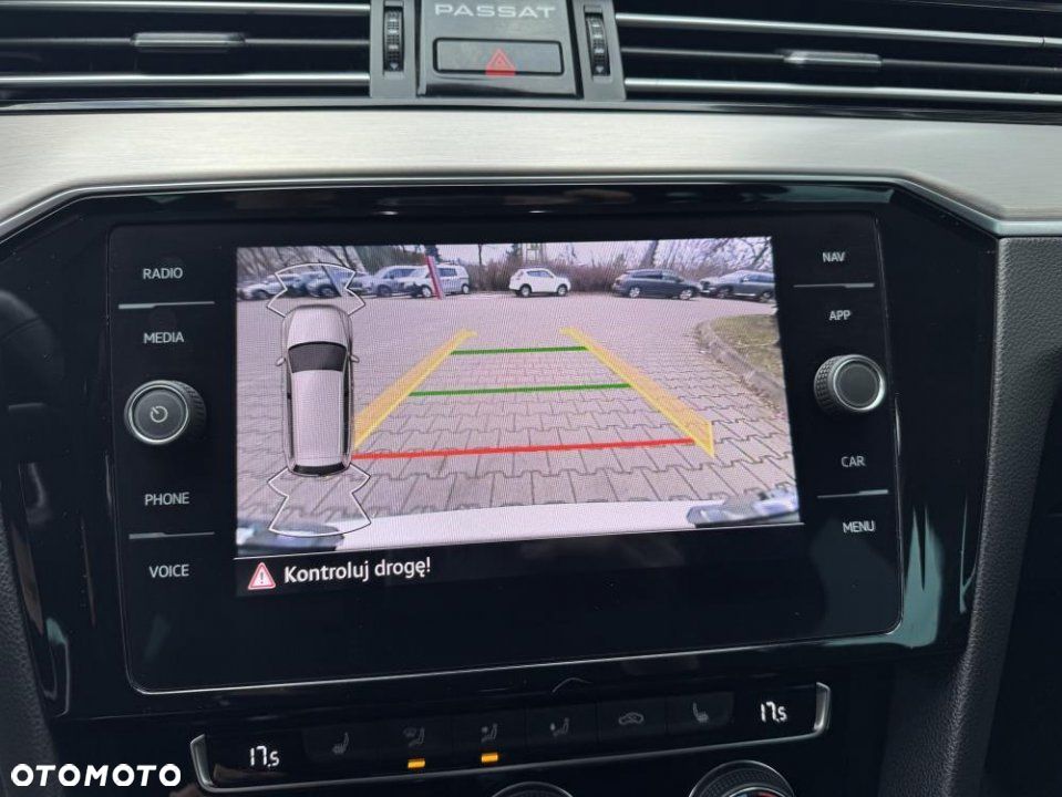 Volkswagen Passat - 26