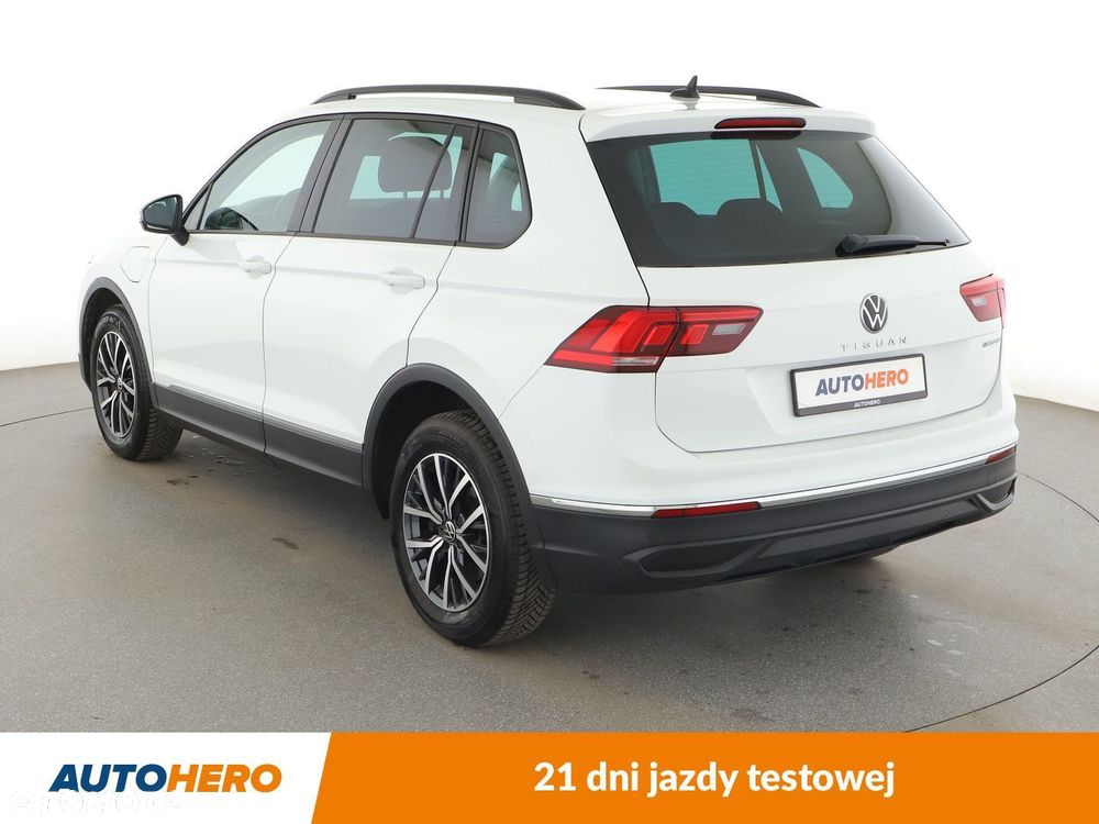 Volkswagen Tiguan - 4