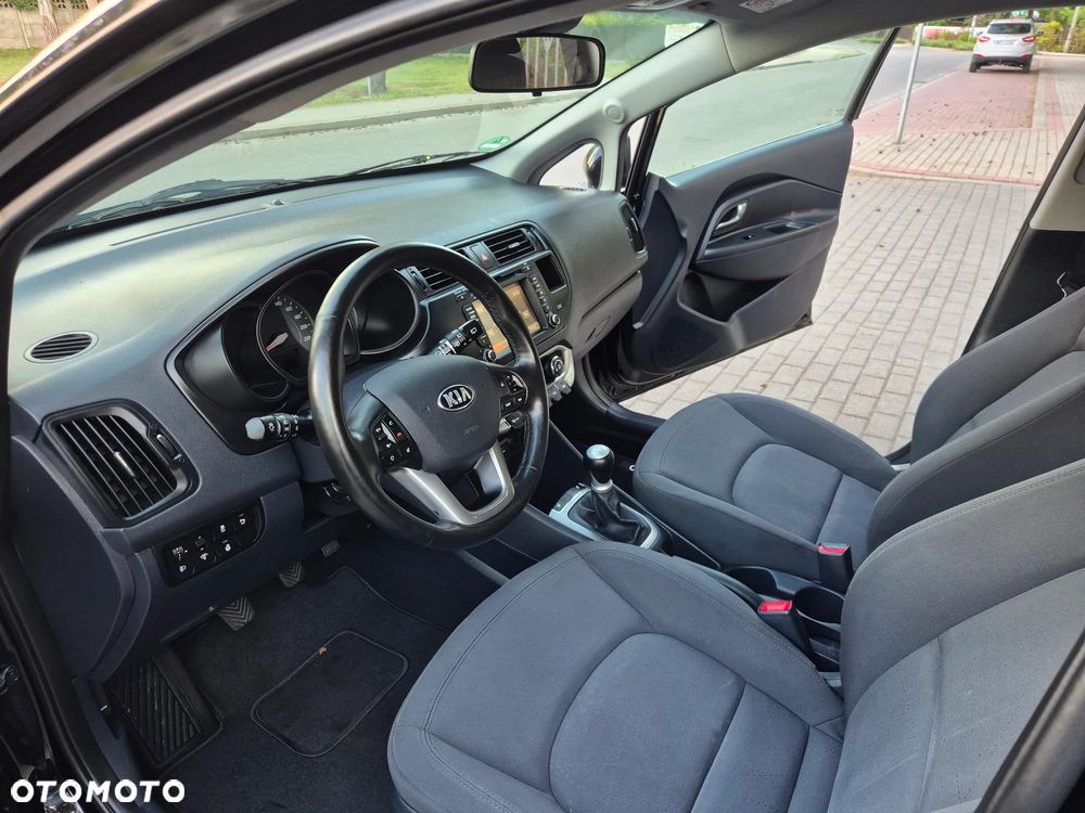 Kia Rio 1.2 Dream Team Edition - 11