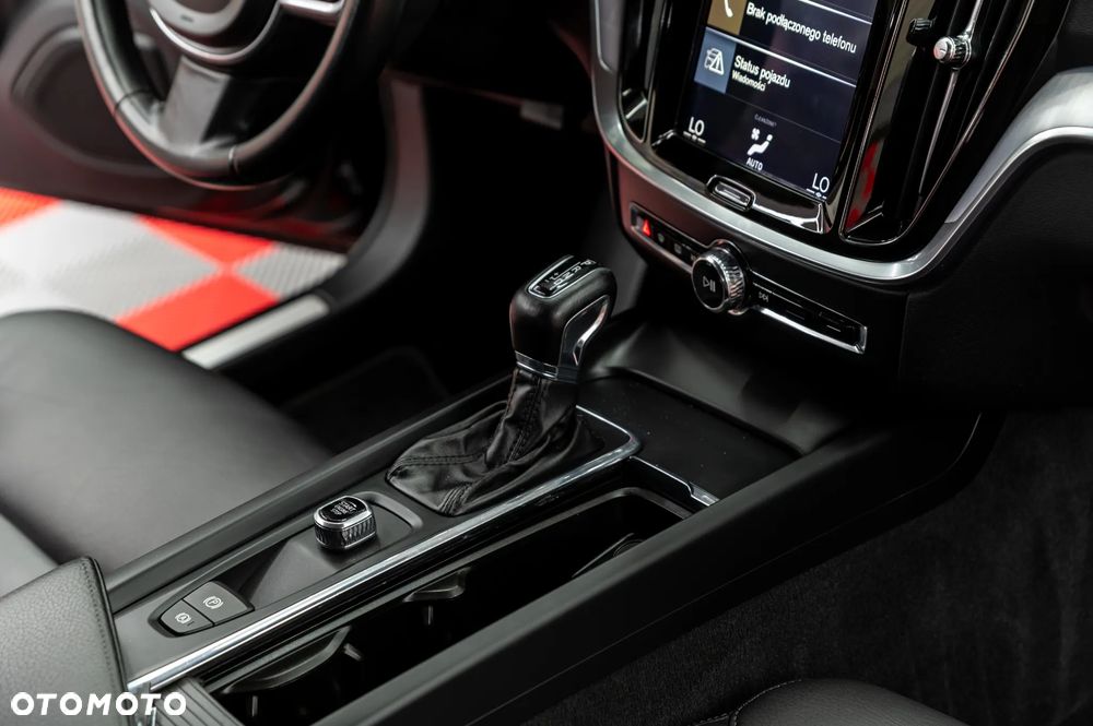 Volvo V60 D3 Geartronic Momentum - 27