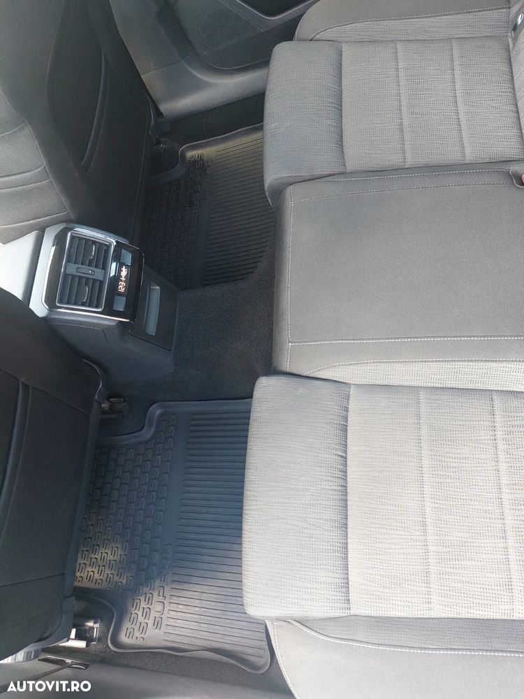 Skoda Superb 2.0 TDI DSG Ambition - 27