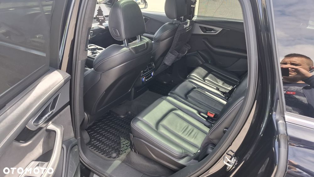 Audi Q7 - 17