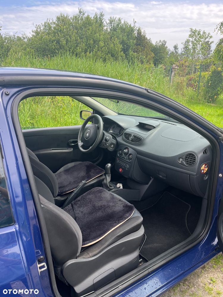 Renault Clio 1.2 16V Authentique - 4