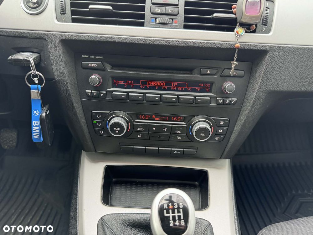 BMW Seria 3 318i - 21