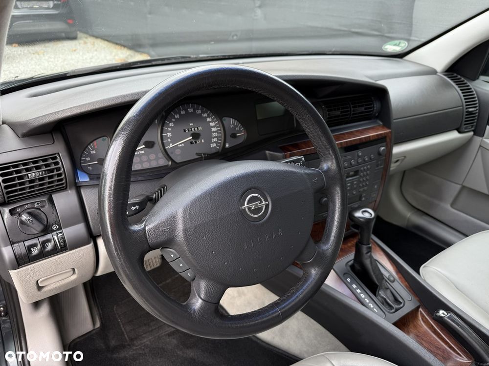 Opel Omega 3.0 Executive - 24