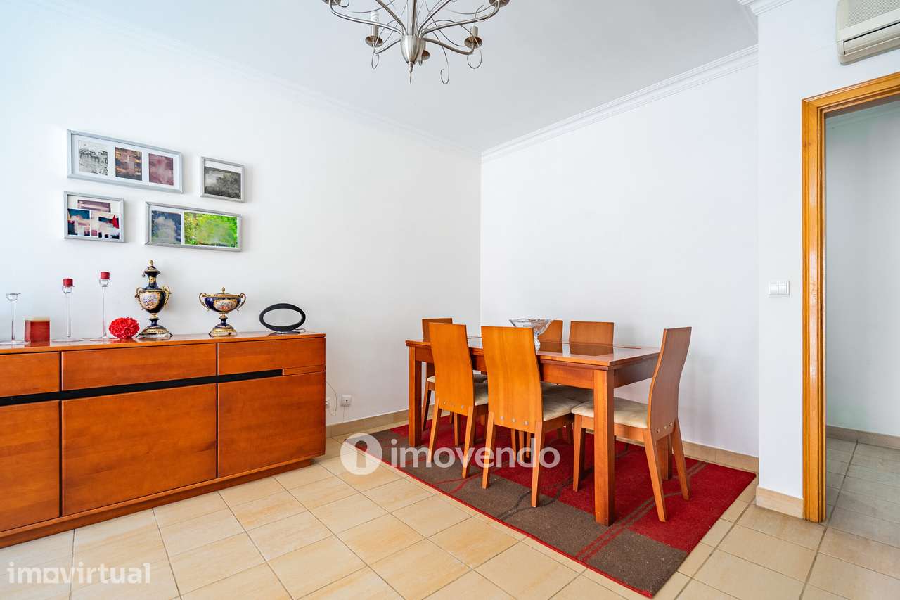 Apartamento T3 com áreas amplas, varandas e arrecadação, em Alverca - Grande imagem: 4/50